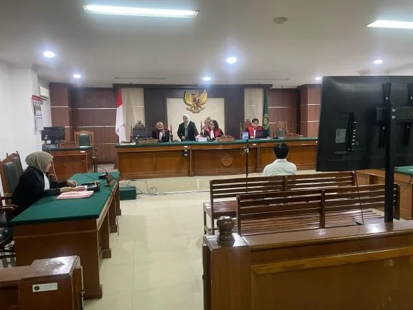 Sidang terdakwa kasus peredaran skincare berbahaya, pemilki skincare FF di PN Makassar (Dok: Ist).