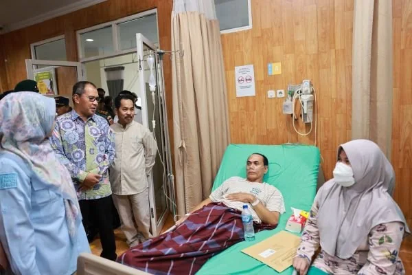 Wali Kota Makassar, Moh Ramdhan Pomanto memastikan layanan kesehatan di Makassar tetap siap sedia menjelang perayaan Hari Raya Idul Fitri 1445 H.