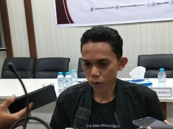 Komisioner KPU Mamuju, Ibnu Imat Totori (Dok : Aldy KabarMakassar).