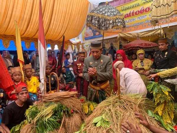 Kerajaan Adat Marusu Gelar Kotto Bokko di rumah adat Balla Lompoa Karaeng Marusu, Kabupaten Maros.