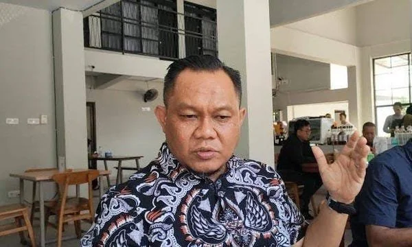 Kepala Dinas Kearsipan
Fahyuddin Yusuf (Dok: Ist).