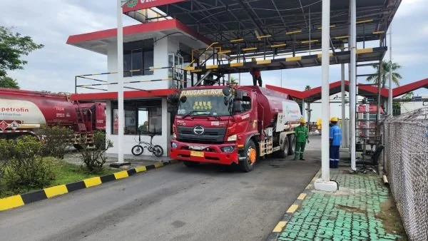 Mobil tangki BBM milik Pertamina (Dok : Ist).