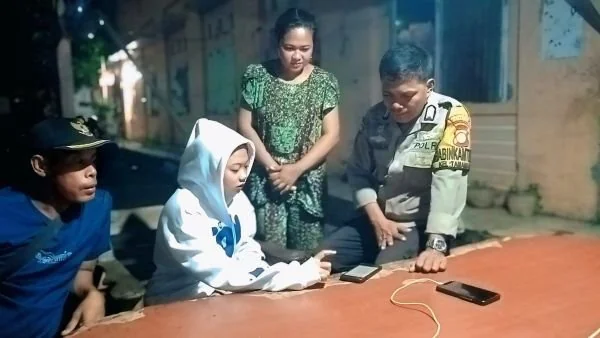 Korban saat melaporkan ke pihak kepolisian (Dok: Ist)