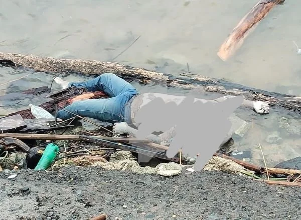 tim sar gabungan melakukan evakuasi terhadap korban (Dok: Ist)