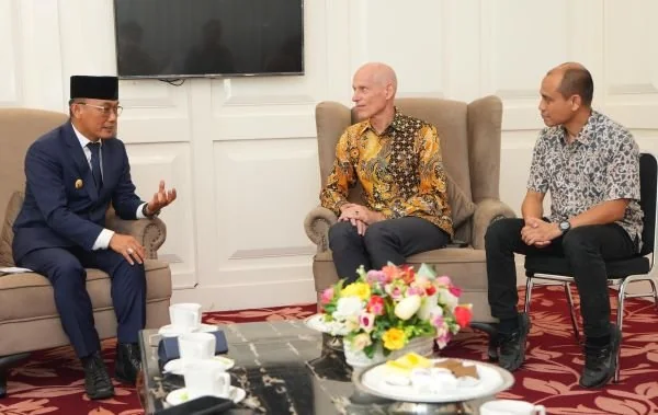 Pj Gubernur Sulawesi Selatan Sulsel, Prof Zudan Arif Fakrulloh dan Duta Besar Belanda untuk Indonesia, Lambert Grijns (Dok: Ist)