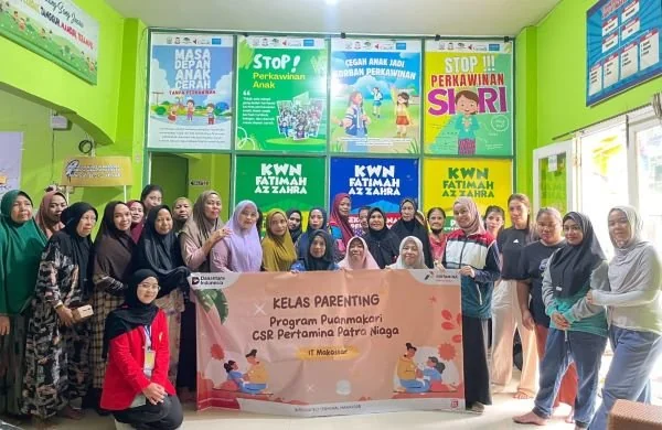 PT Pertamina Patra Niaga Regional Sulawesi melalui Integrated Terminal (IT) Makassar terus memperkuat komitmen pemberdayaan masyarakat melalui pelaksanaan Parenting Class bagi orang tua dan pendamping anak di wilayah Ring 1 perusahaan. (Dok: Ist)