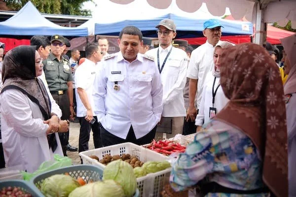 Wali Kota Makassar, Munafri Arifuddin saat meninjau Pasar Murah (dok ist)