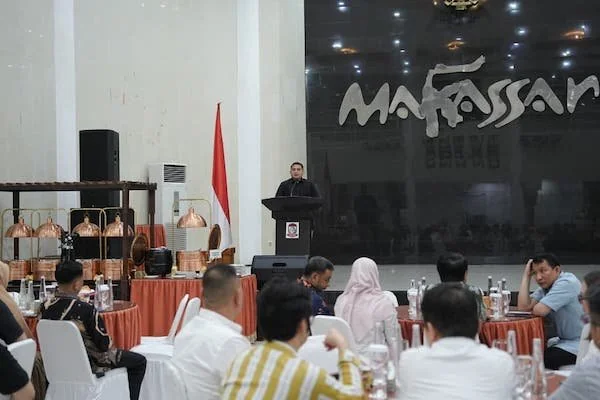 Sambutan pada Kegiatan Gala Dinner Sebagai Rangkaian dari THE 13TH National And 9TH International Symposium On Marine and Fisheries Dirangkaikan dengan Soft Launching Auditorium Fakultas Ilmu Kelautan dan Perikanan Universitas Hasanuddin, (Dok: Ist).