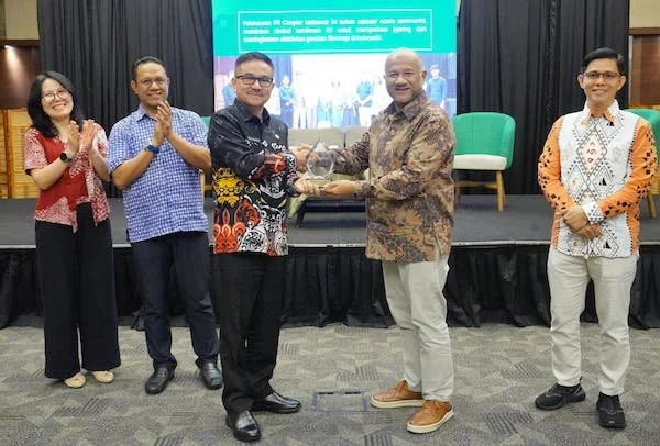 Sekprov Sulsel, Jufri Rahman dan Ketua Badan Pengurus PFI, Rizal Algamar di Wisma Kalla (Dok: Ist)