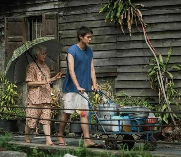 Film How to Make Millions Before Grandma Dies (Dok : ist).