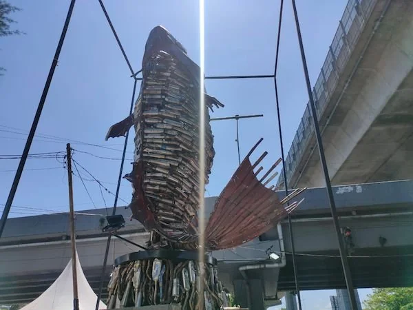 Tugu ikan knalpot brong (Dok: Atri KabarMakassar)