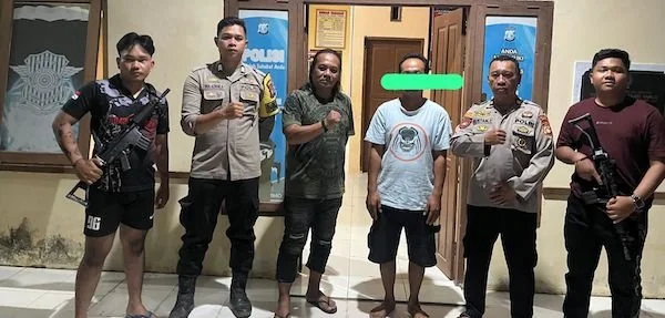 Pelaku penganiayaan saat berhasil diringkus Personel Polsek Tommo(dok:ist)
