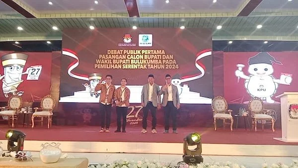 kedua paslon saat Debat pertama (Dok. Fitriani Lestari KabarMakassar).