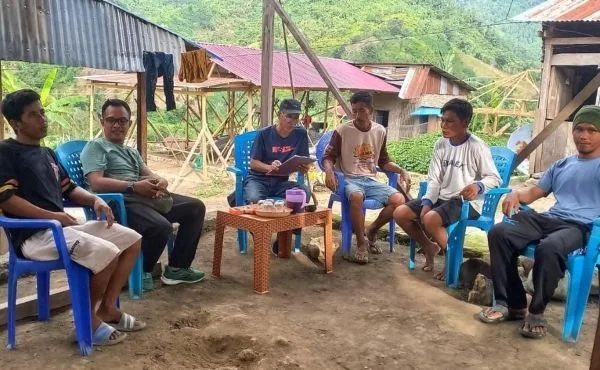 Perkimtan Sulbar saat melakukan verifikasi di kelurahan Bebanga, Kecamatan Kalukku (Dok: ist).