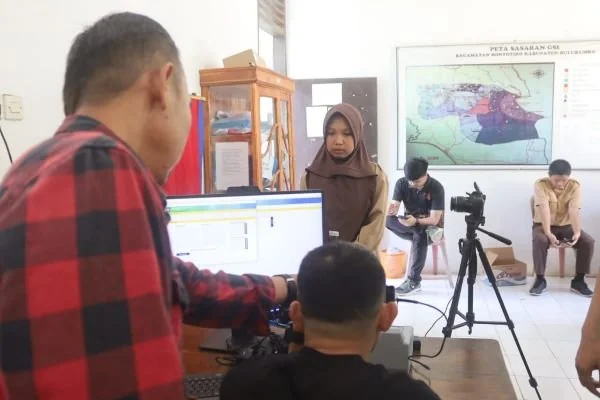 Proses perekaman KTP di salah satu Kantor Camat di Bulukumba (Dok: Ist).