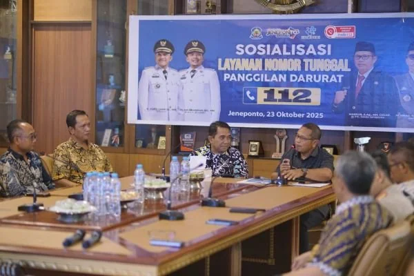 Plh Sekda Jeneponto, Maskur saat menerima Kementerian Komunikasi dan Digital (Komdigi) Republik Indonesia di ruang Rapat Bupati Jeneponto. Dok. Ist
