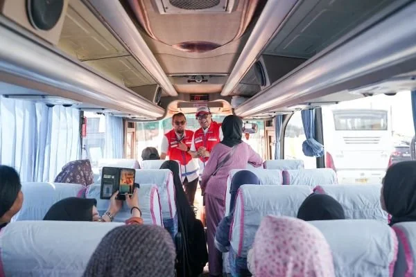 Pertamina Patra Niaga Regional Sulawesi resmi melepas peserta program Mudik Gratis MyPertamina 2026 bertema “Mudik Aman Berbagi Harapan”. (Dok: Ist)