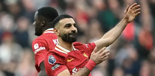 Mohamed Salah melanjutkan musim yang luar biasa saat Liverpool terus berjuang untuk meraih gelar Liga Premier dengan mengalahkan Southampton 3-1 di Anfield. ( PAUL ELLIS/AFP via Getty Images)