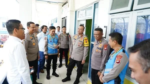 Kapolda Sulbar Sulbar saat memantau tes Pisikologi Taruna Akpol.