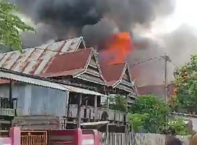 Tangkapan Layar dari akun Facebook Mira Hamid.