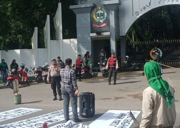 Aksi Unjuk Rasa Aliansi Wija To Luwu. (Dok: Ist)