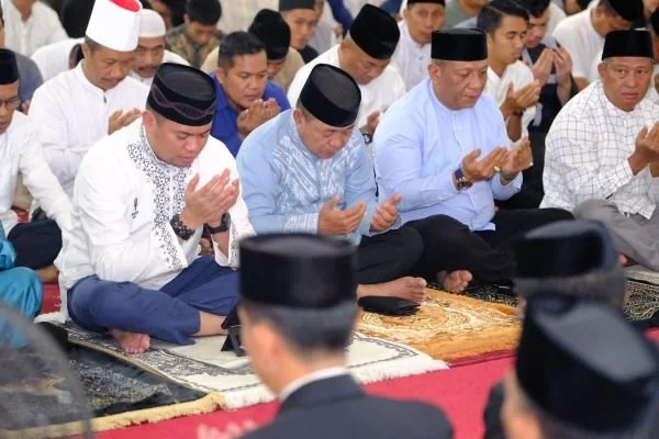 Bupati Gowa, Adnan Purichta Ichsan saat melakukan doa bersama jelang HUT Gowa (Dok : Ist).