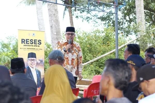 Anggota Komisi II DPR RI, Taufan Pawe, (Dok: Ist).