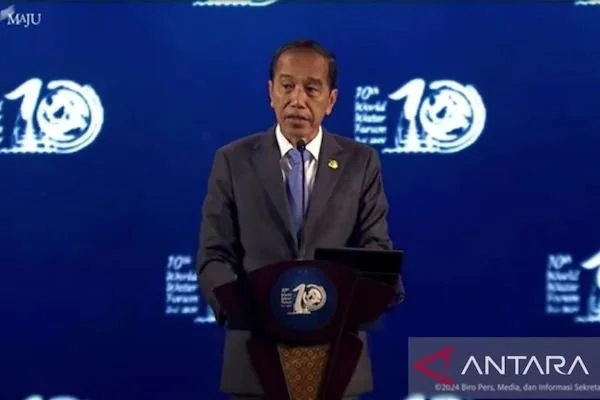 Tangkapan layar - Presiden Joko Widodo saat menyampaikan pidato pembukaan World Water Forum Ke-10 di Bali Internasional Convention Center (BICC), Senin (20/5/2024). (ANTARA/Andi Firdaus)