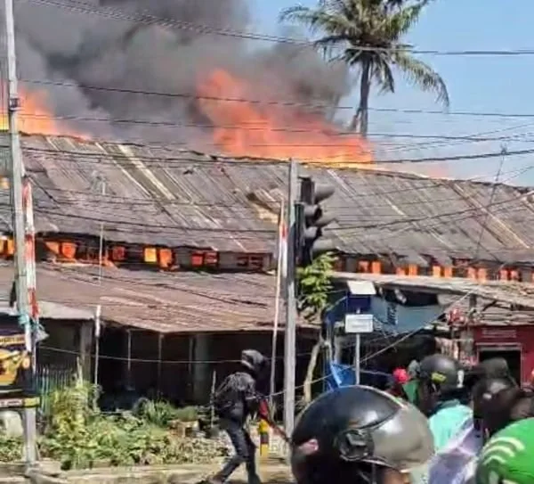 Tangkapan layar kebakaran di Asrama  Mattoanging Makassar (Dok: Ist)