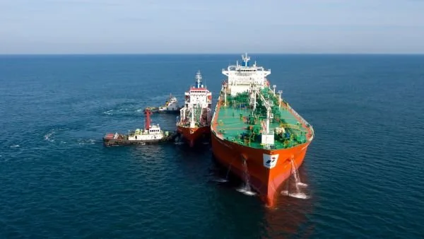 PT Pertamina Patra Niaga Regional Sulawesi mulai mengoperasikan fasilitas Ship to Ship (STS) di Kolonodale. (Dok: Ist)