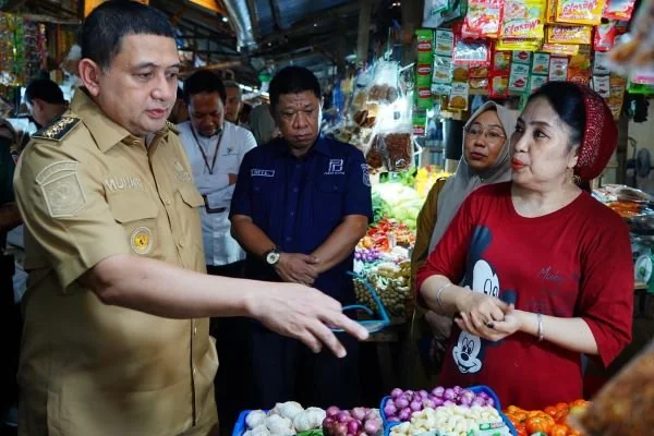Wali Kota Makassar, Munafri Arifuddin, saat melakukan pantauan pasar (Dok : Ist).
