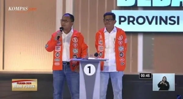 Tangkapan Layaar Danny Pomanto dan Azhar Arsyad.