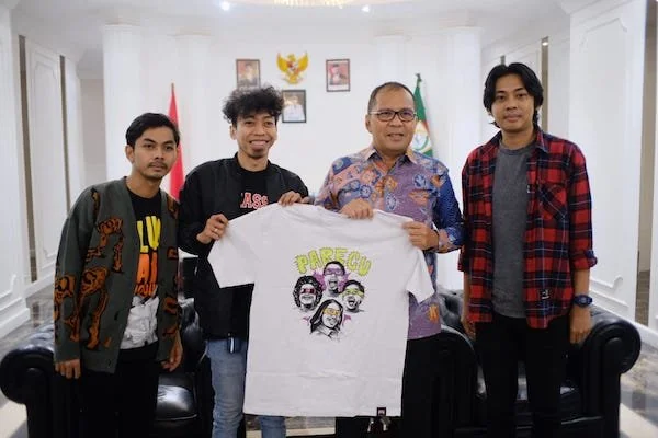 Danny Pomanto Libatkan Konten Kreator Edukasi Masyarakat Soal Perilaku Membuang Sampah
