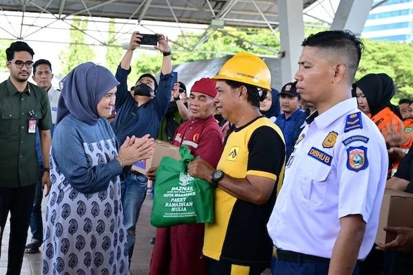 Wakil Wali Kota Makassar, Aliyah Mustika Ilham saat Menghadiri Penyerahan Paket Lebaran (Dok: Ist).