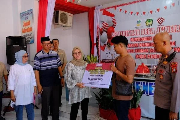Penyerahan Bantuan Sanggar Seni, (Dok: Ist).