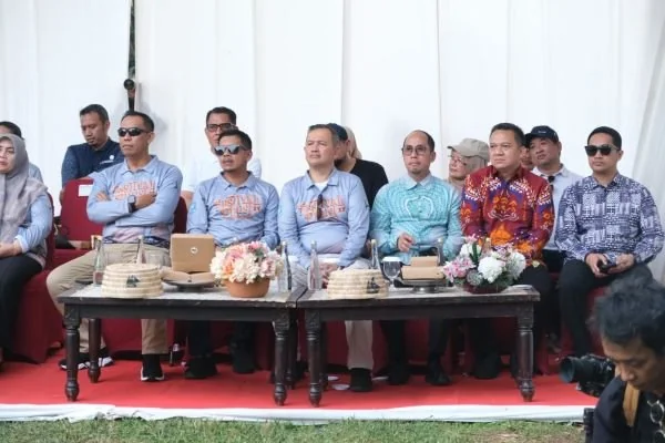 Wabup Jeneponto, Islam Iskandar saat menghadiri Festival Phinisi XV Tahun 2025. Dok. Ist
